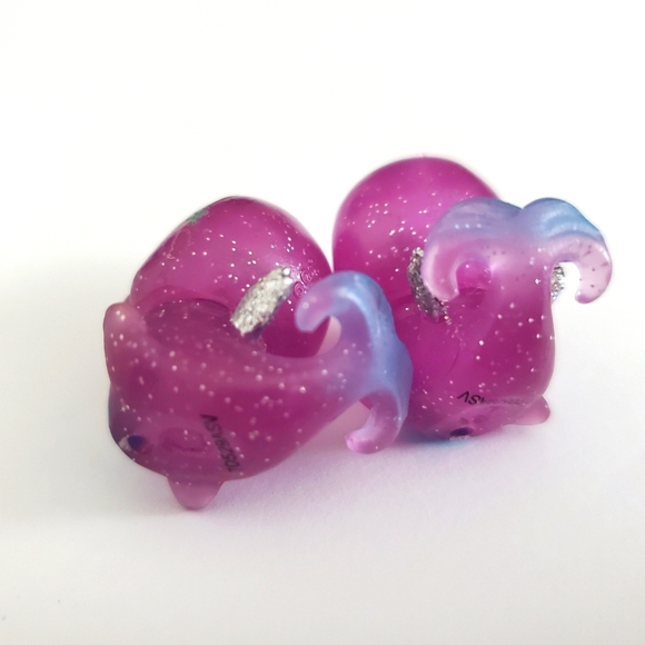 Hatchimals Colleggtibles Glittering Garden WALWREN Purple Walrus (2) - Picture 5 of 5